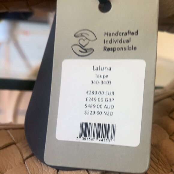 NWT Alēo Laluna Handbag - Soft Leather / Taupe - SOLD OUT - Picture 4 of 5